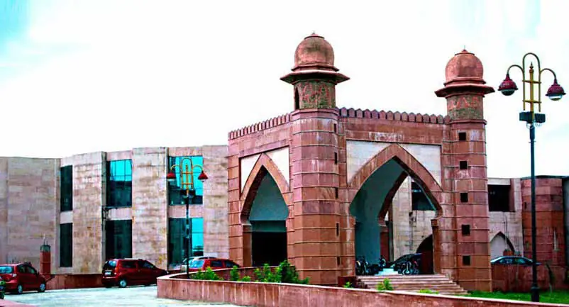 Khwaja Moinuddin Chishti University